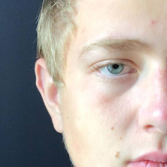 Meet your Posher, Kyle - Picture 1 of 1